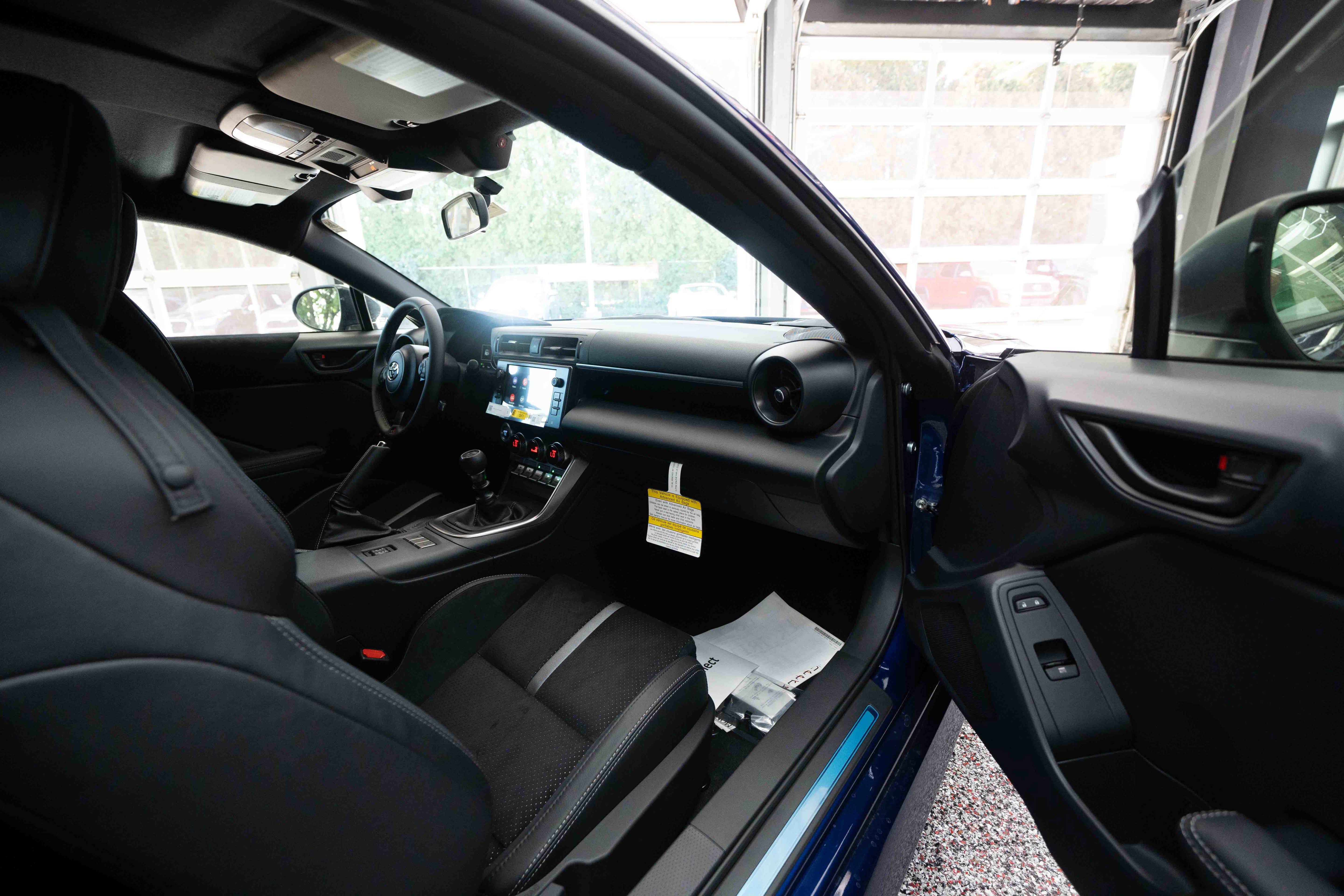 New 2025 Toyota GR86 Premium w/ GR Wheel Package (TMS image 25