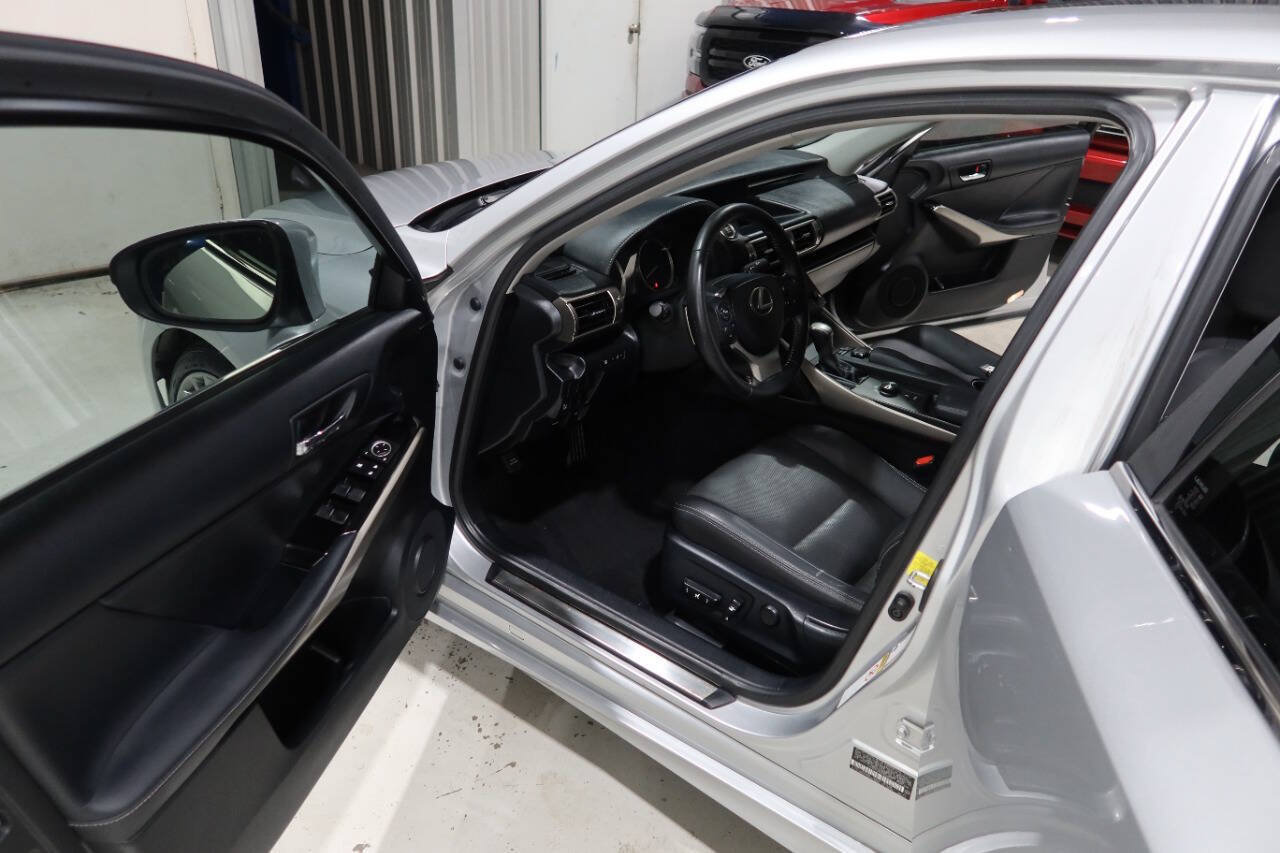 Used 2016 Lexus IS 300 AWD w/ Navigation System Package image 18