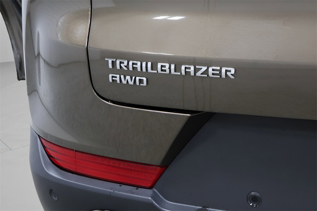 Used 2021 Chevrolet TrailBlazer ACTIV w/ Sun and Liftgate Package image 32
