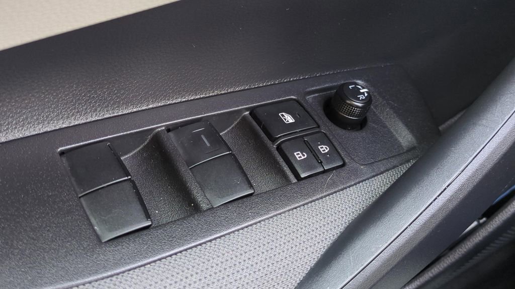 Used 2025 Toyota Corolla LE FWD image 17