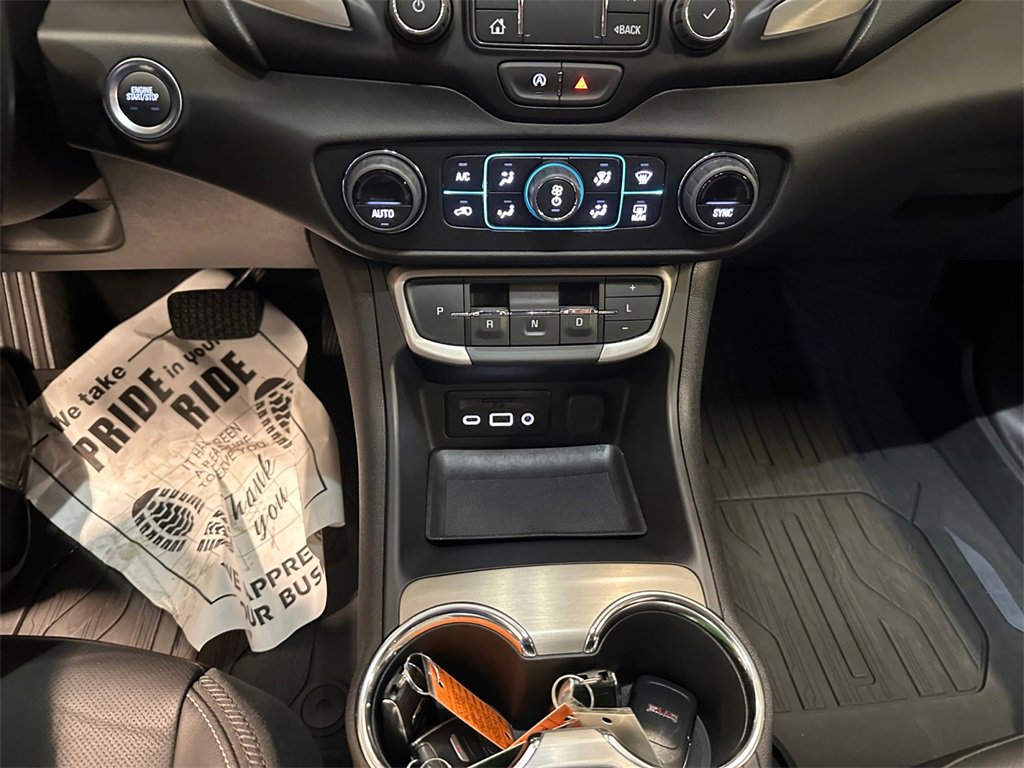 Used 2024 GMC Terrain Denali w/ Black Diamond Edition image 14