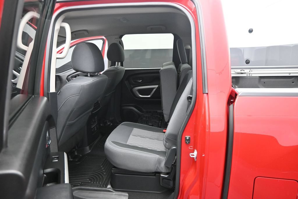 Used 2024 Nissan Titan SV w/ SV Convenience Package AWD/4WD image 30