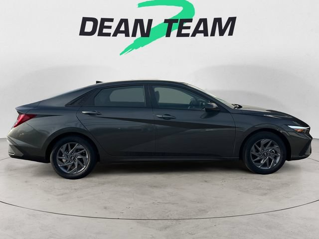 Certified 2026 Hyundai Elantra Hybrid FWD image 9