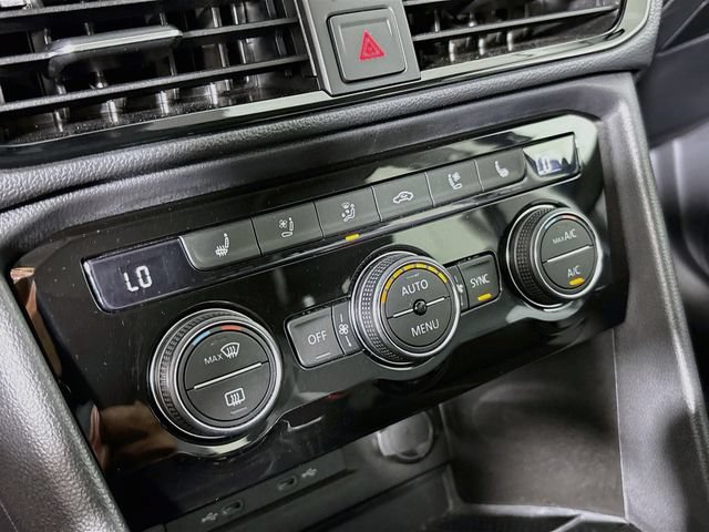 Certified 2023 Volkswagen Taos SEL AWD/4WD image 18