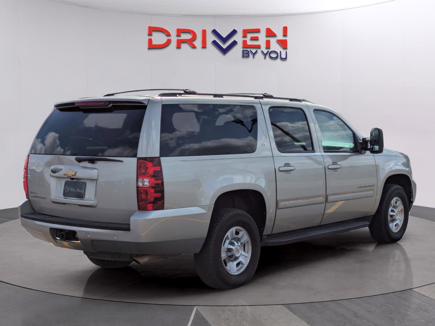 Used 2013 Chevrolet Suburban 2500 LT image 5
