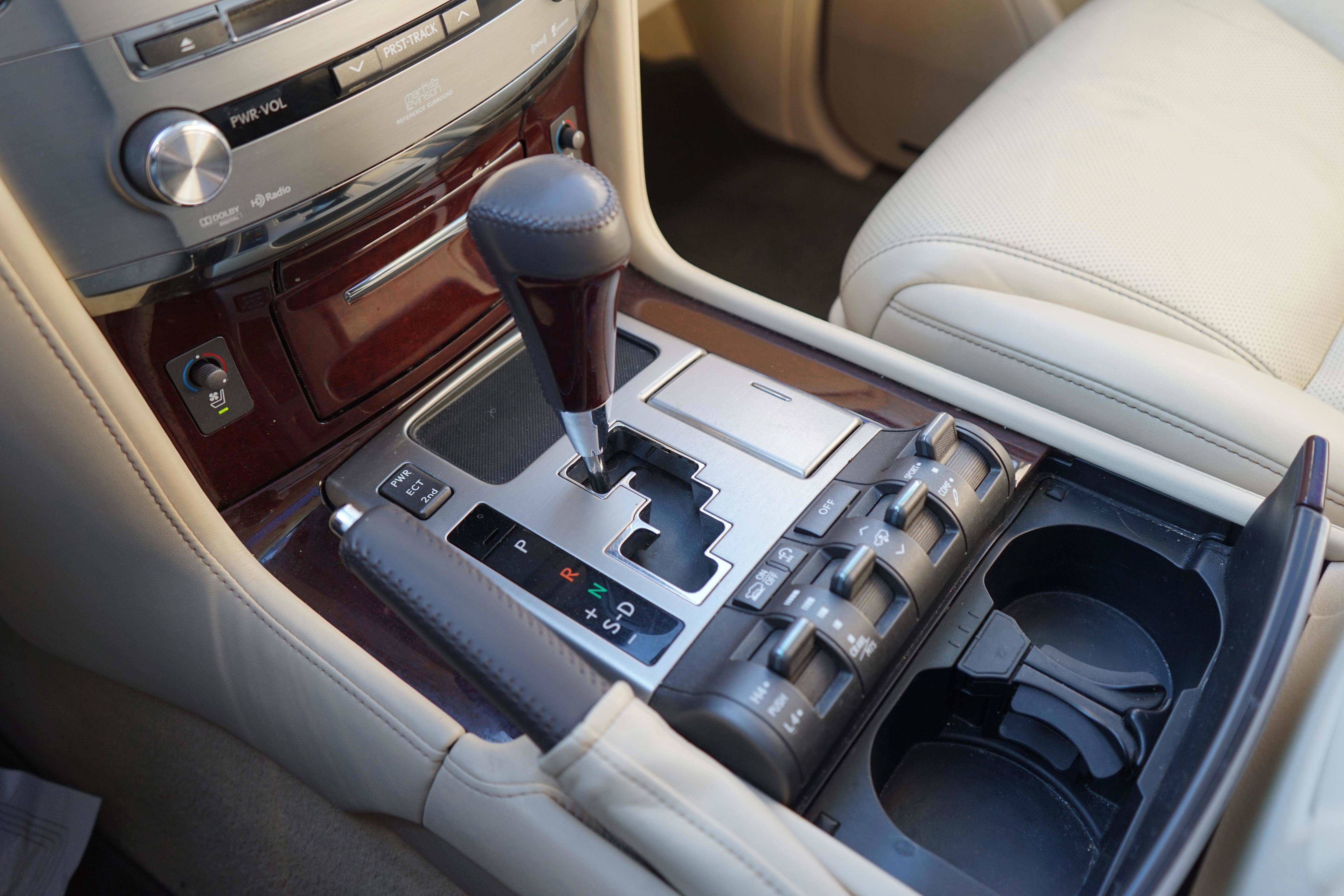 Used 2014 Lexus LX 570 4WD image 19