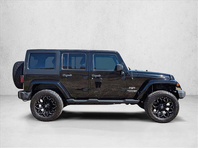 Used 2018 Jeep Wrangler Unlimited Sahara w/ Max Tow Package AWD/4WD image 4