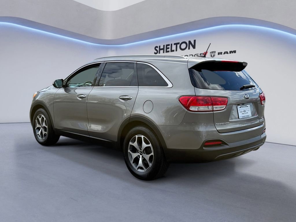 Used 2017 Kia Sorento FWD image 4