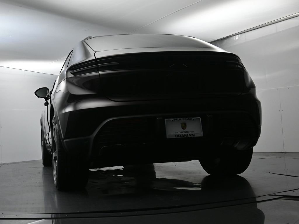 Certified 2025 Porsche Macan 4 Electric image 50