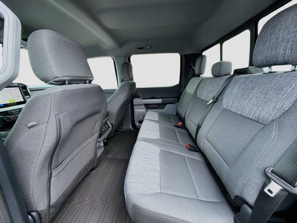 New 2026 Ford F250 XLT w/ XLT Premium Package AWD/4WD image 27