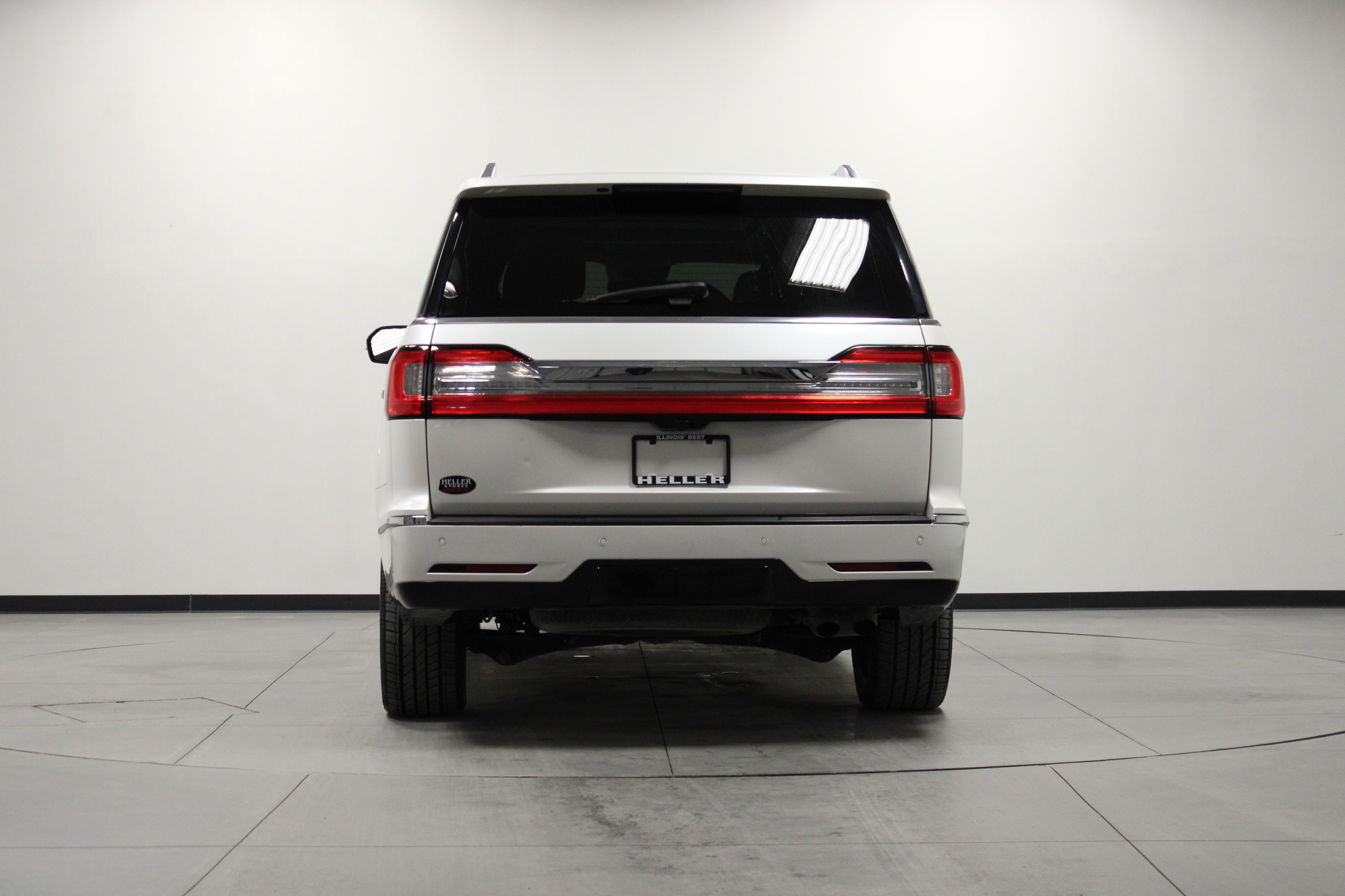 Used 2019 Lincoln Navigator Reserve image 5