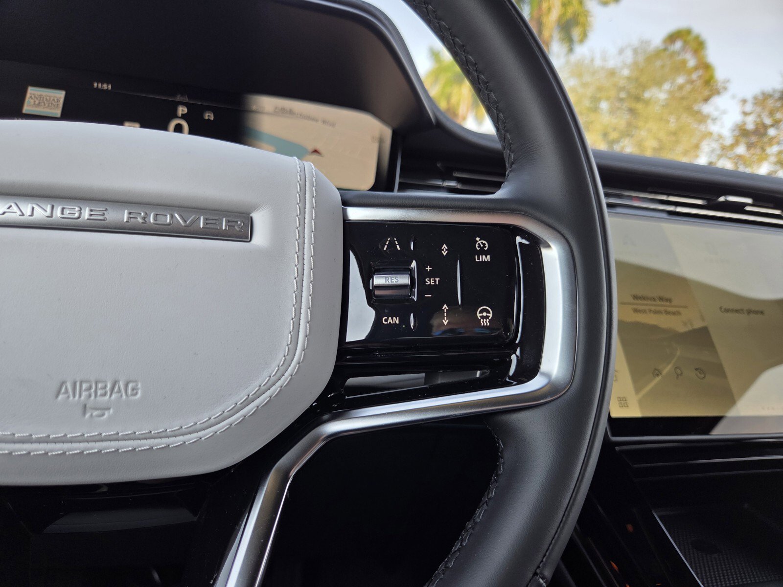 New 2025 Land Rover Range Rover Sport SE image 22