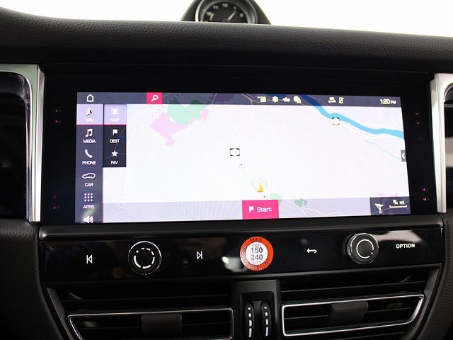 Used 2025 Porsche Macan image 14