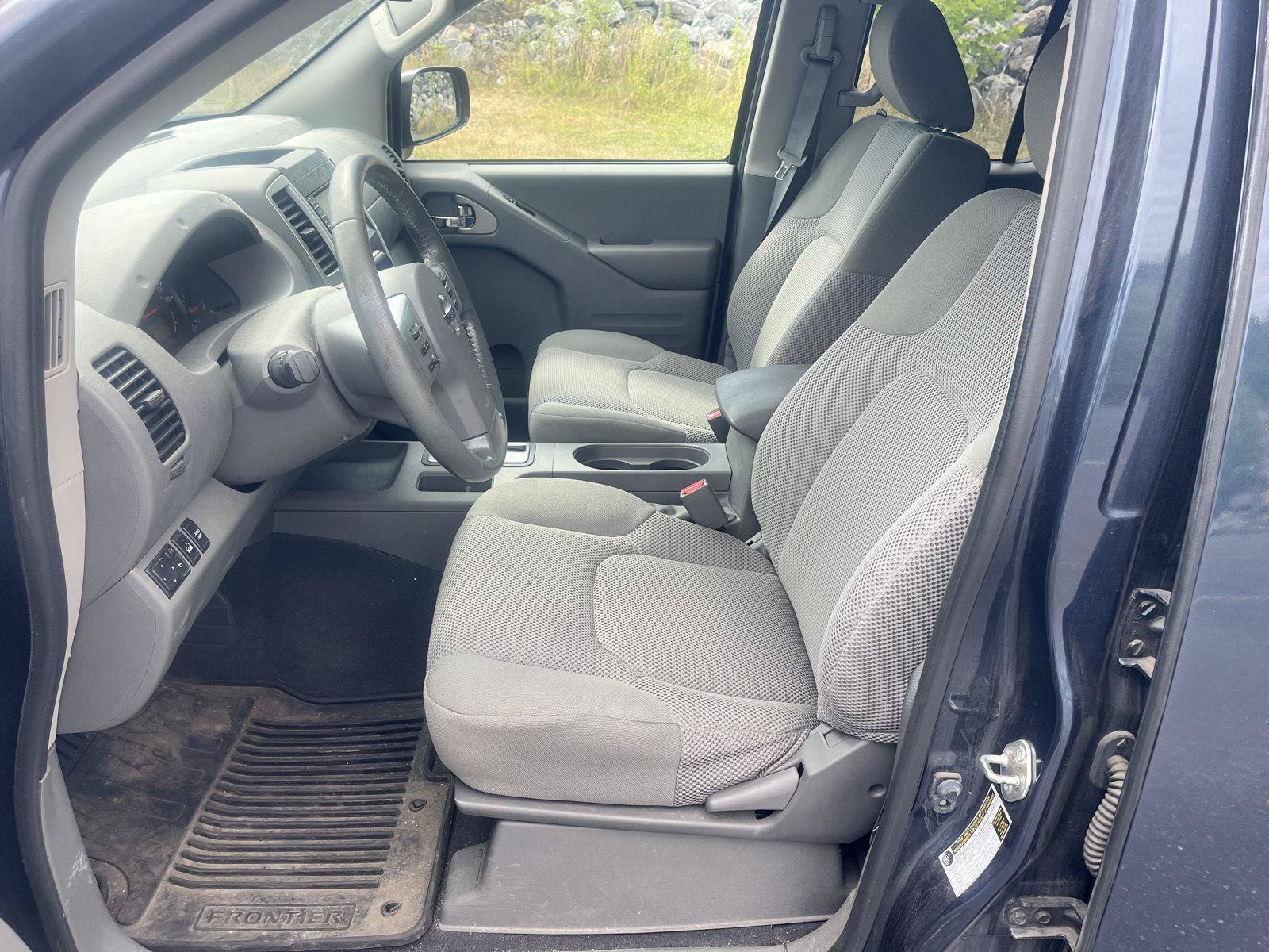 Used 2019 Nissan Frontier SV w/ Value Truck Package AWD/4WD image 12
