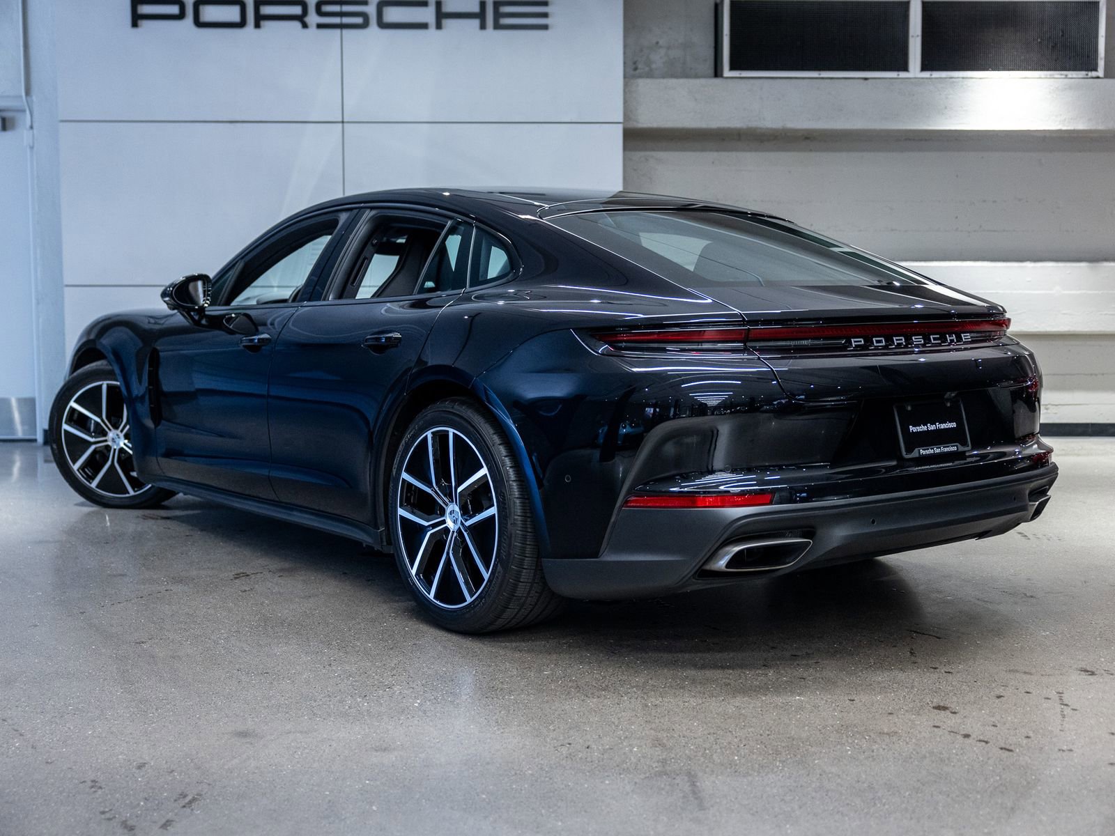 Certified 2025 Porsche Panamera RWD image 3