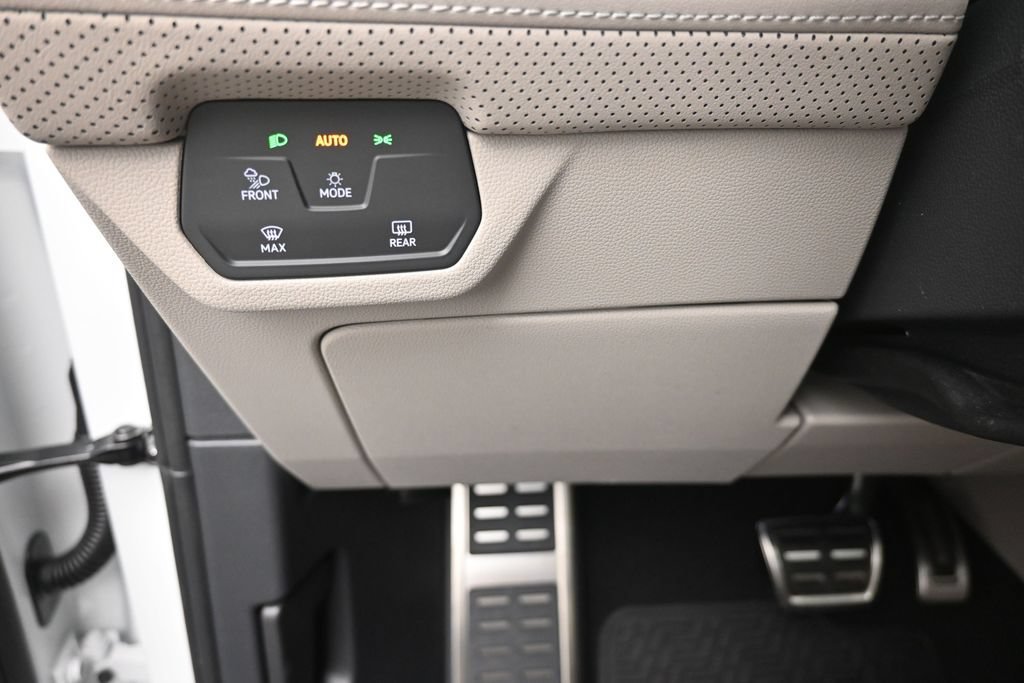 New 2026 Volkswagen Atlas SEL Premium R-Line AWD/4WD image 16