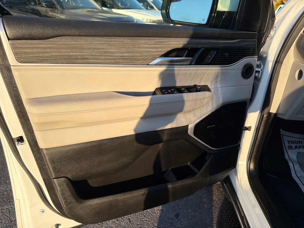 Used 2022 Jeep Wagoneer Series II image 14