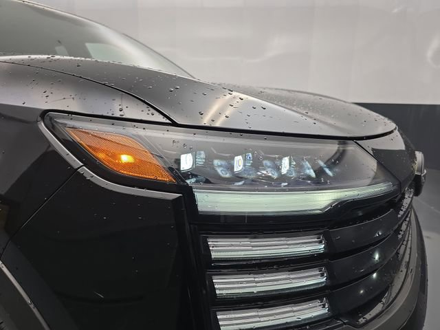 Used 2025 Nissan Kicks SR image 13