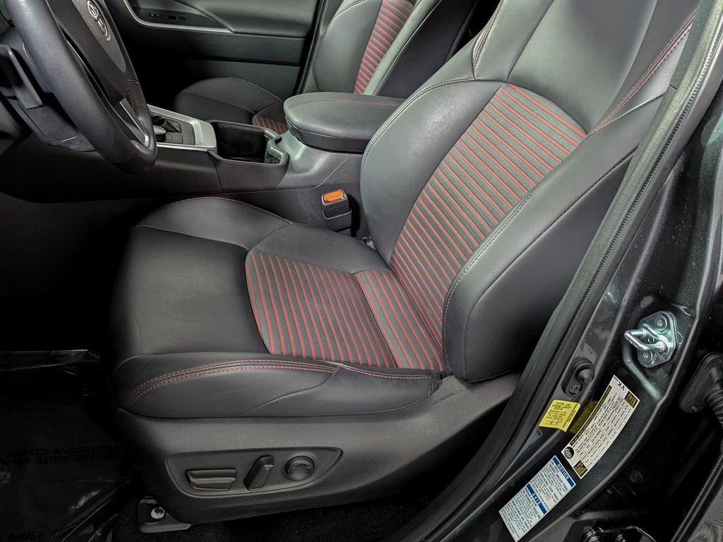 Used 2022 Toyota RAV4 XSE w/ Weather Package image 21
