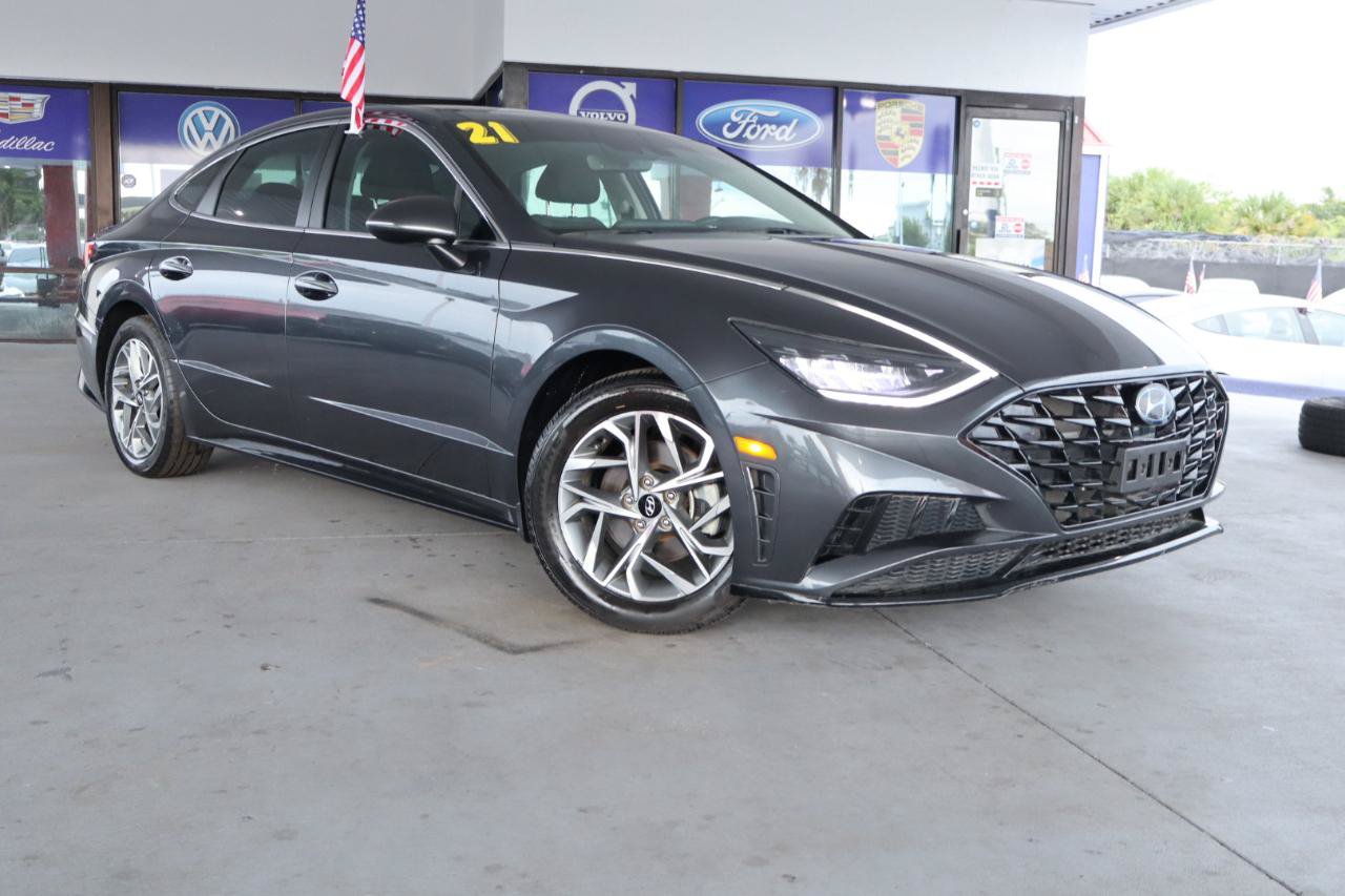 Used 2021 Hyundai Sonata SEL w/ Convenience Package FWD image 3