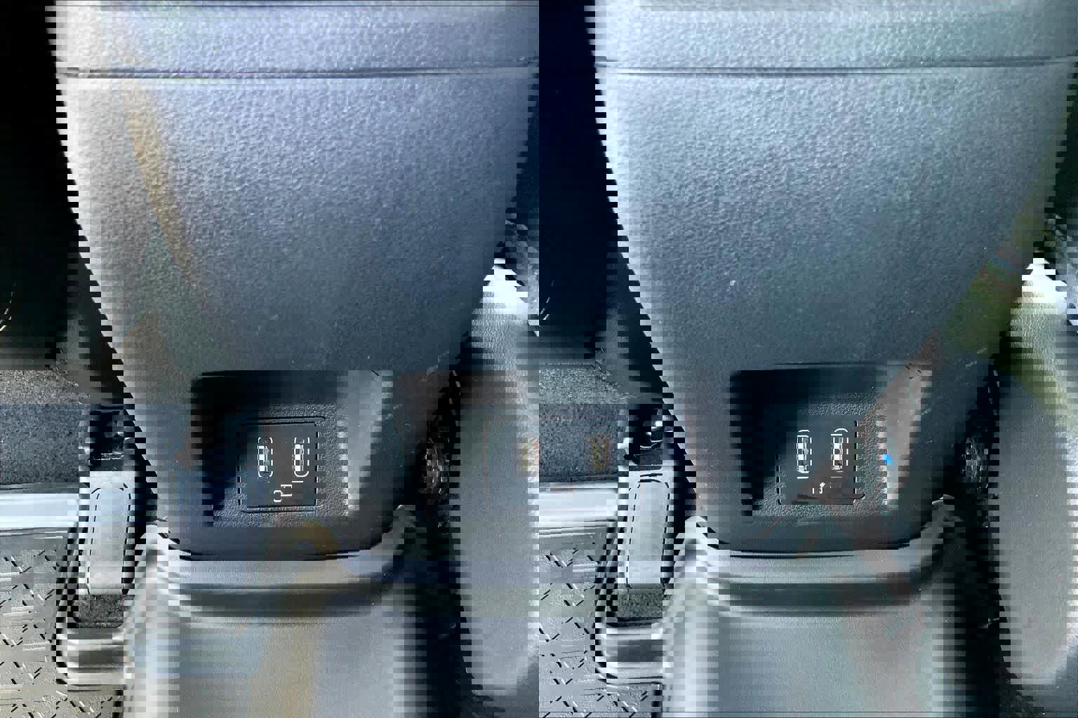 Used 2022 Hyundai Santa Cruz Limited image 30