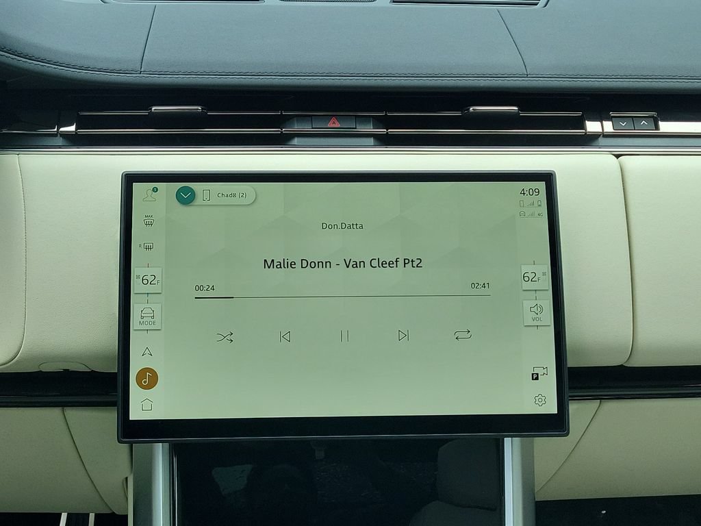 Certified 2025 Land Rover Range Rover SE AWD/4WD image 21