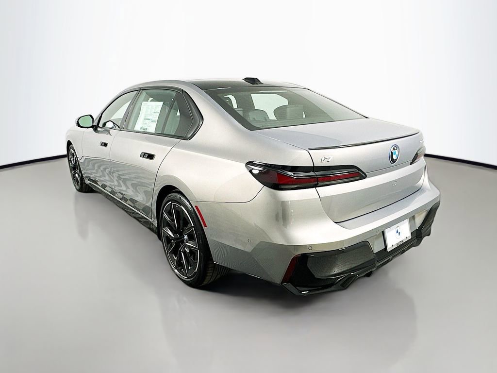 Used 2025 BMW i7 eDrive50 w/ Executive Package image 7