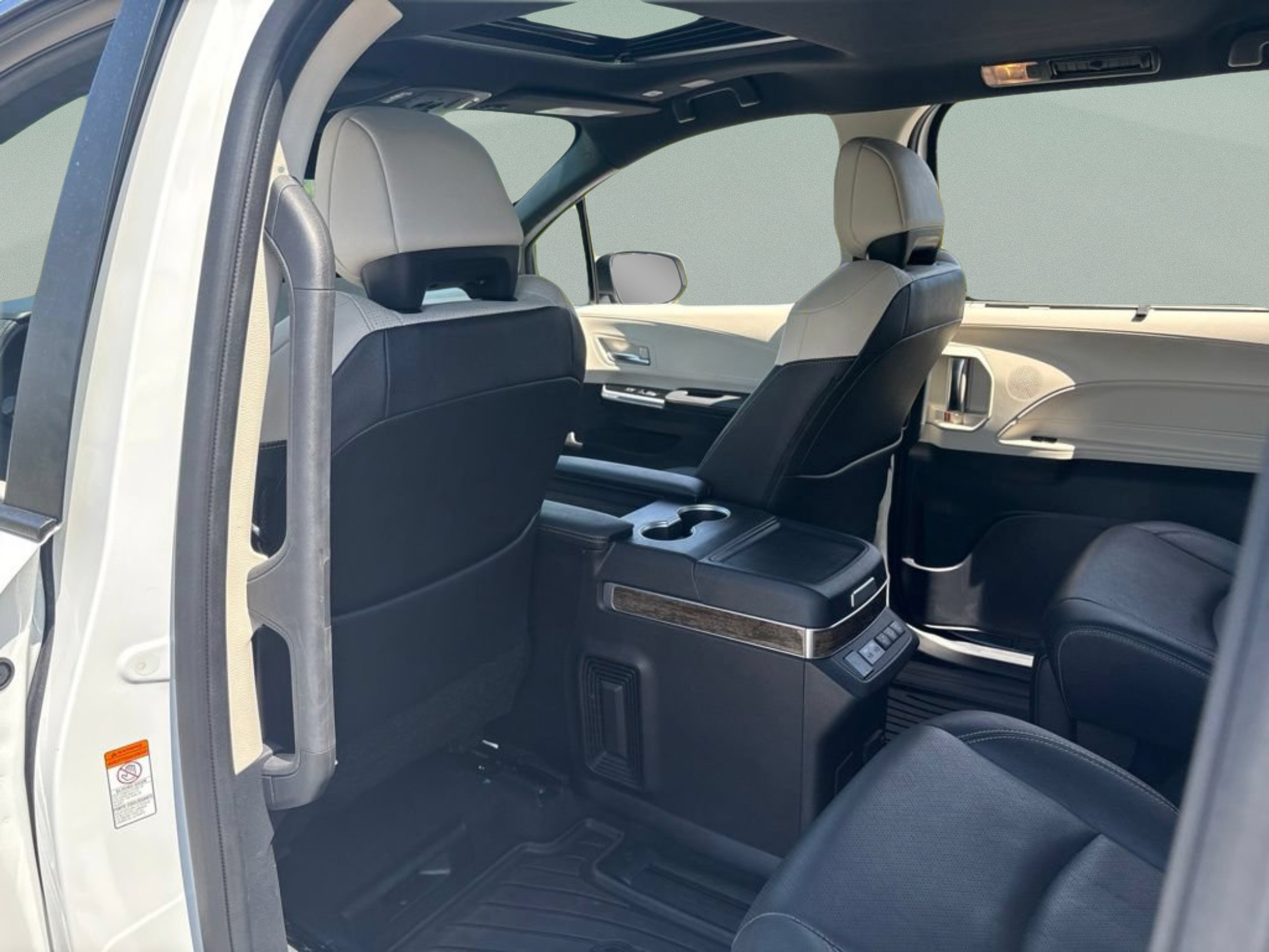 Certified 2026 Toyota Sienna Platinum AWD/4WD image 21