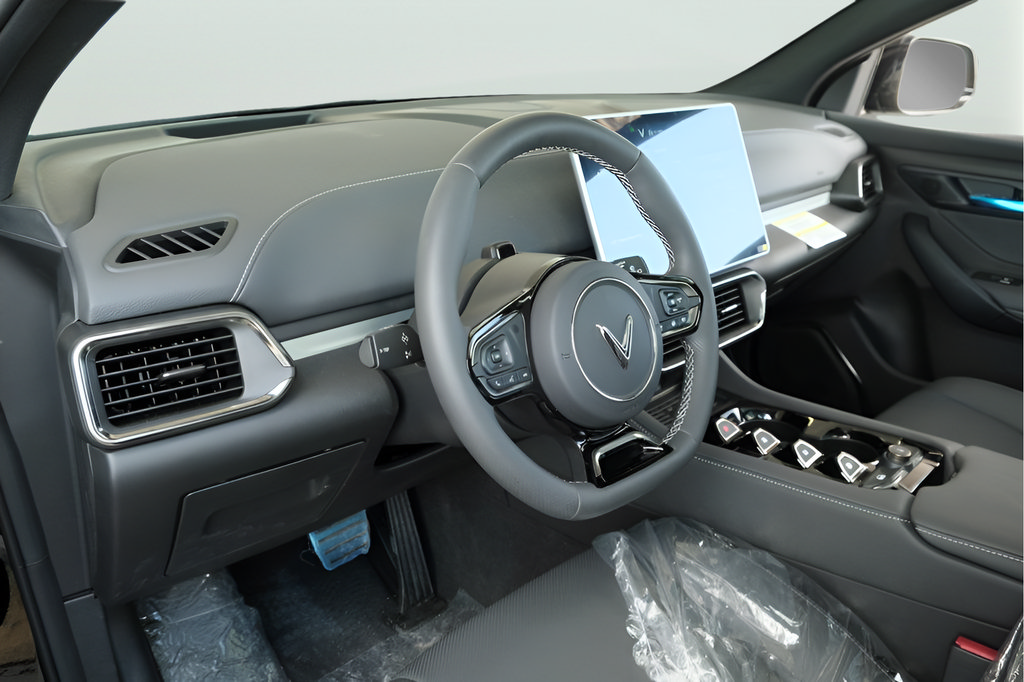New 2025 VinFast VF 8 Plus AWD/4WD image 6
