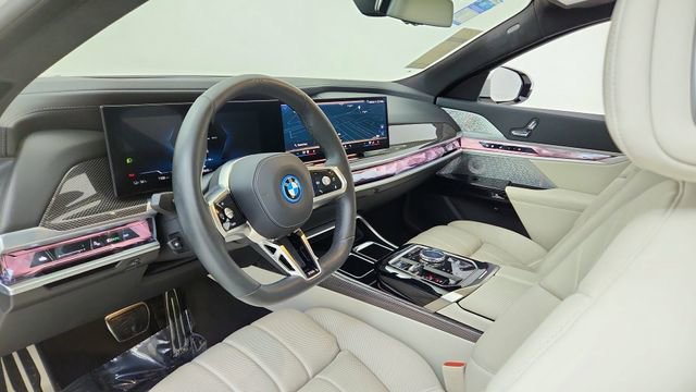 Used 2023 BMW i7 xDrive60 w/ Executive Package 2 image 19