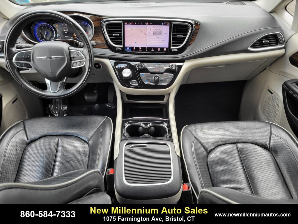 Used 2022 Chrysler Pacifica Limited image 12