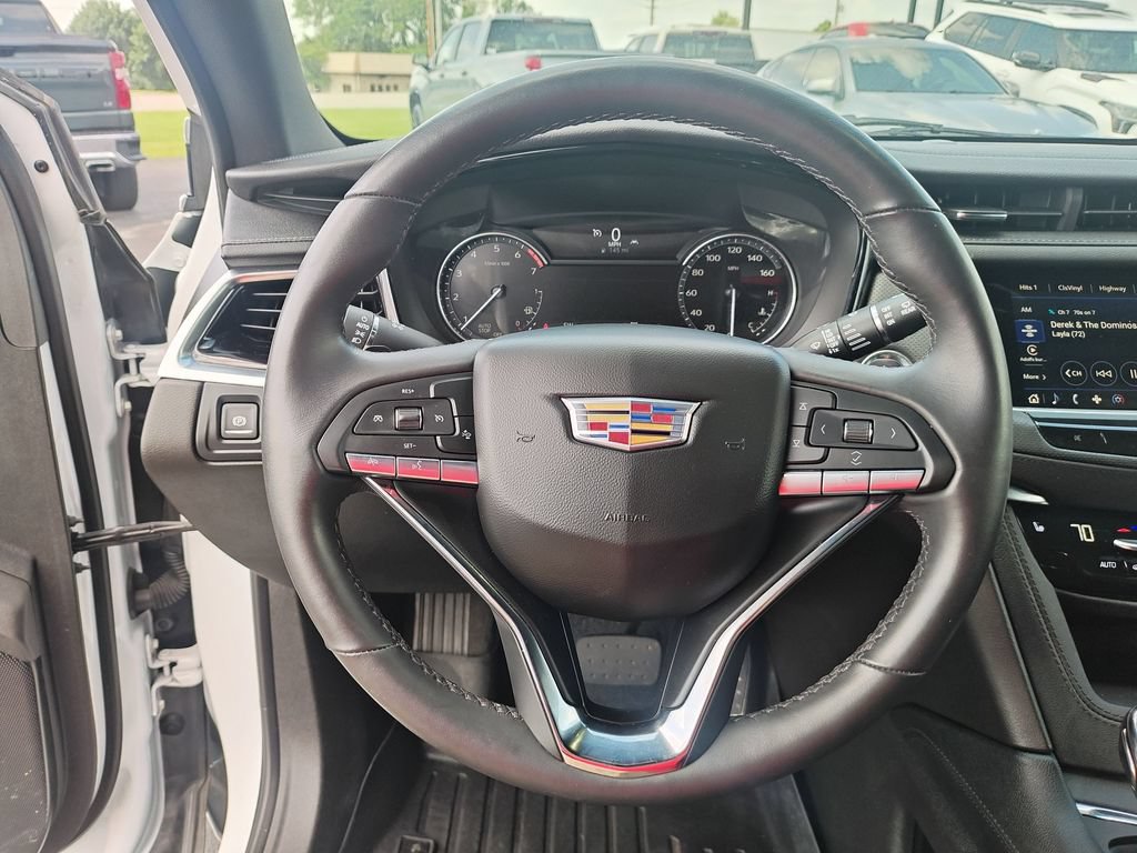 Used 2024 Cadillac XT6 Luxury AWD/4WD image 14