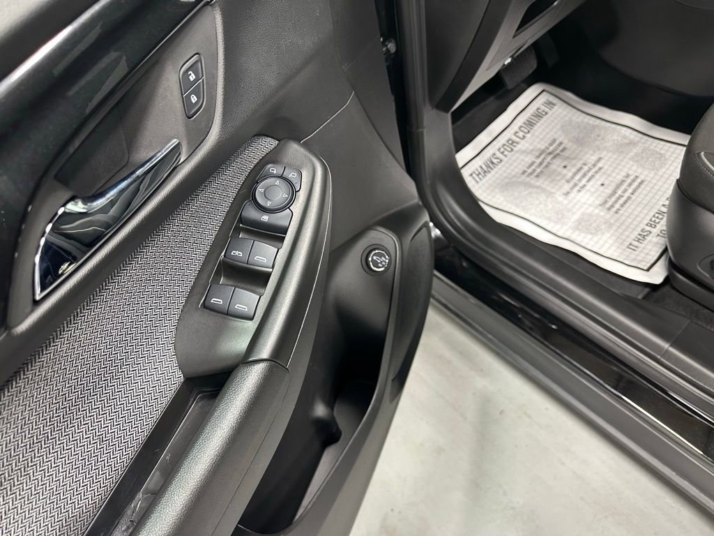 Used 2024 Chevrolet TrailBlazer LT w/ Convenience Package AWD/4WD image 9