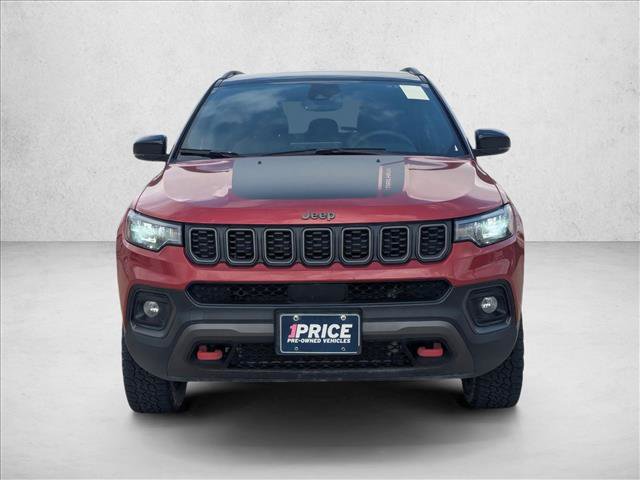 Used 2025 Jeep Compass Trailhawk video 2