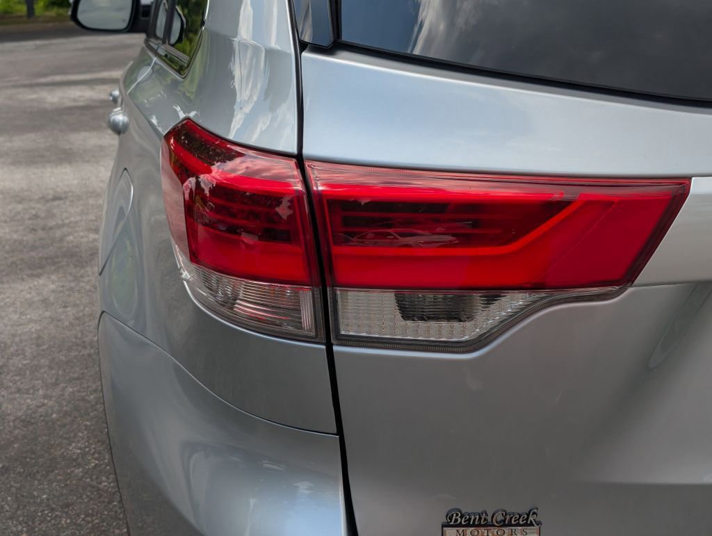 Used 2018 Toyota Highlander XLE image 10