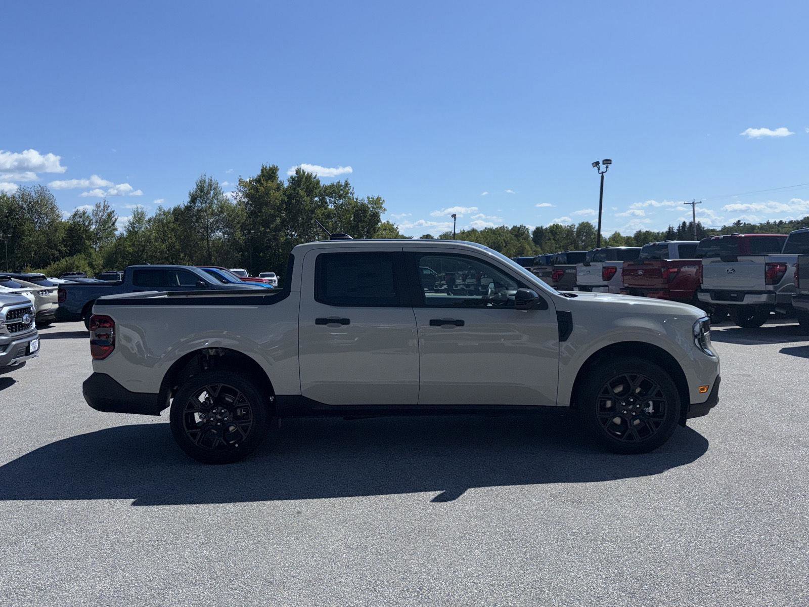 New 2025 Ford Maverick XLT w/ XLT Luxury Package image 4