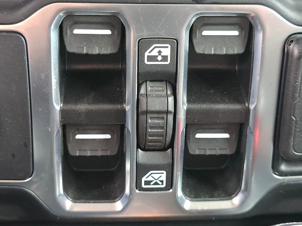 Used 2023 Jeep Wrangler Sport S image 25