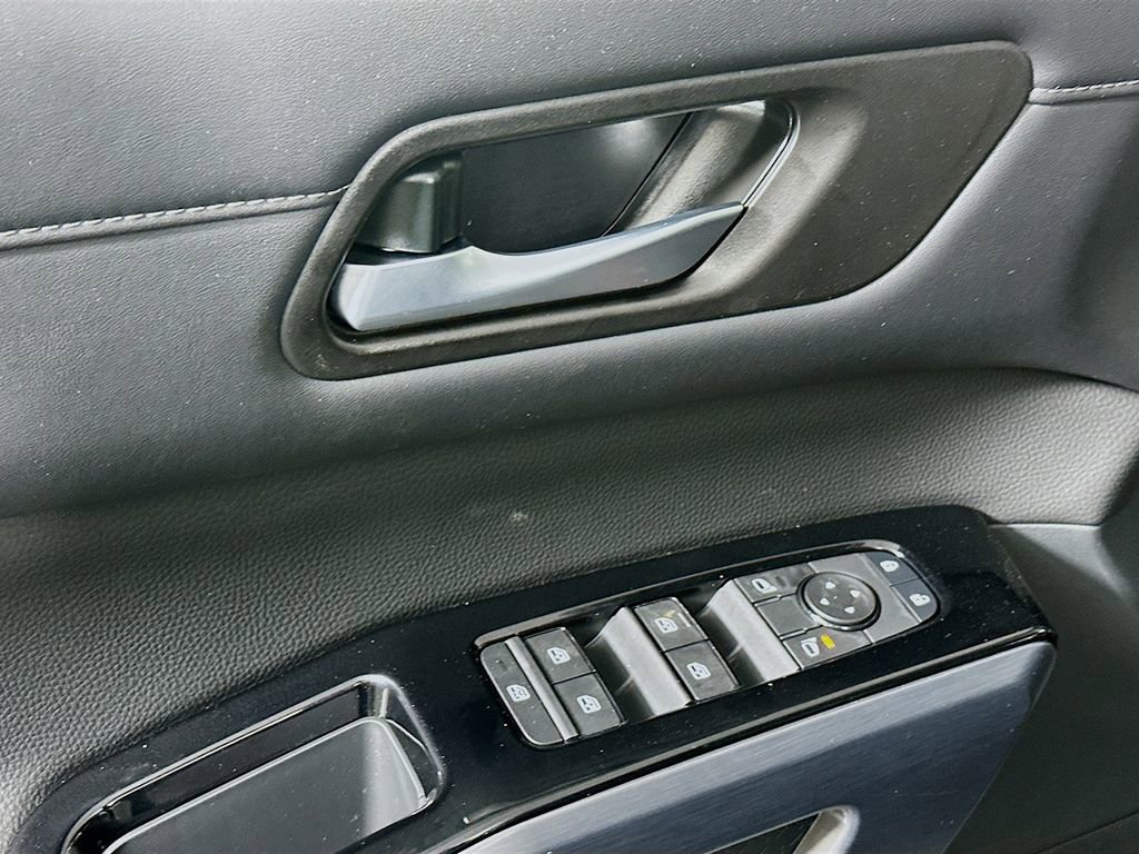 New 2026 Nissan Pathfinder SL AWD/4WD image 6