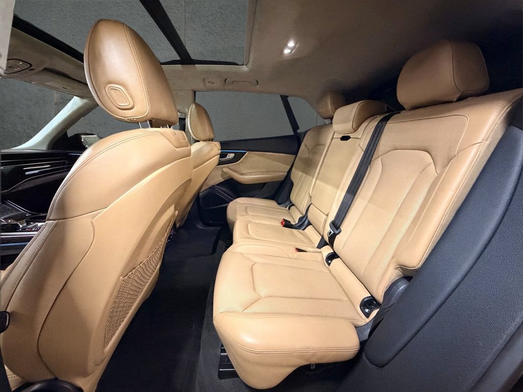 Used 2019 Audi Q8 Prestige w/ Luxury Package AWD/4WD image 30