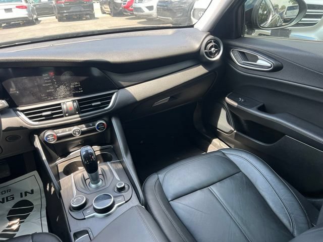 Used 2017 Alfa Romeo Giulia w/ Sport Appearance Package RWD image 26