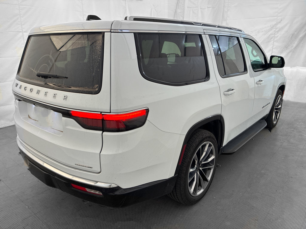 Used 2024 Jeep Wagoneer Series II w/ Convenience Group I AWD/4WD image 7