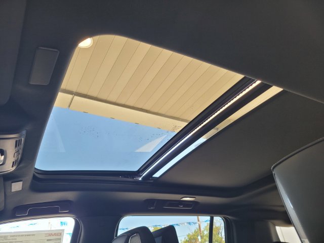 New 2026 GMC Yukon XL AT4 Ultimate w/ LPO, Floor Liner Package AWD/4WD image 19