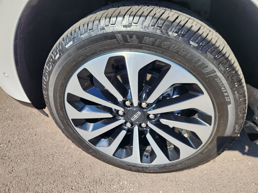 Used 2022 Lincoln Navigator Reserve image 9