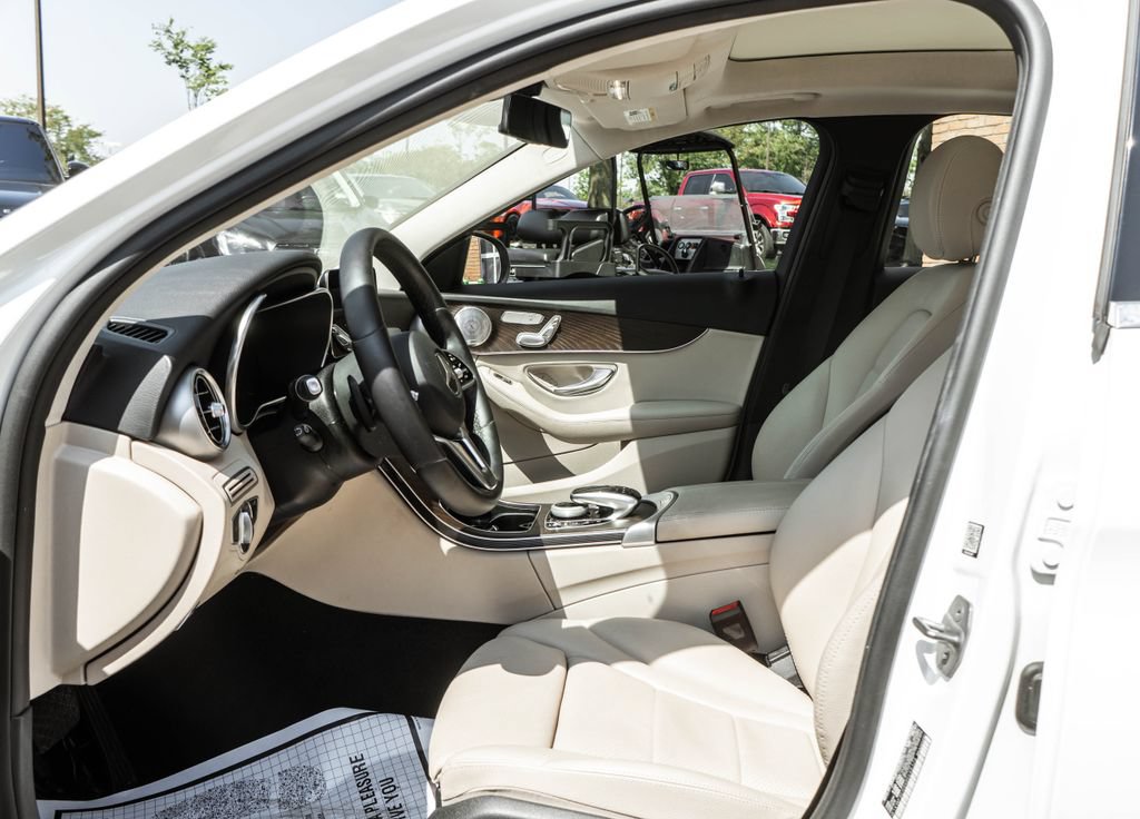 Used 2021 Mercedes-Benz C 300 4MATIC Sedan image 23