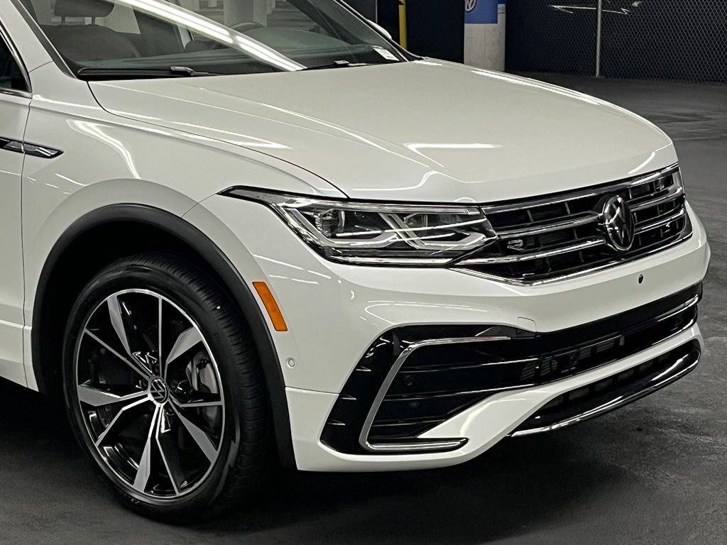 Used 2024 Volkswagen Tiguan SEL R-Line AWD/4WD image 42