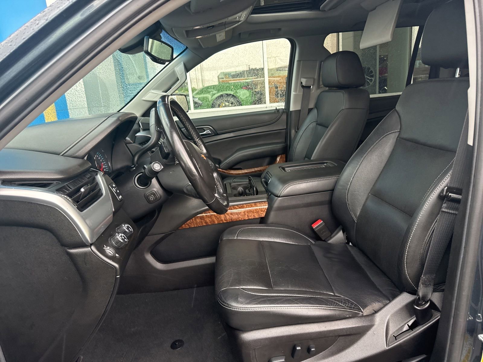 Used 2019 Chevrolet Suburban Premier AWD/4WD image 23