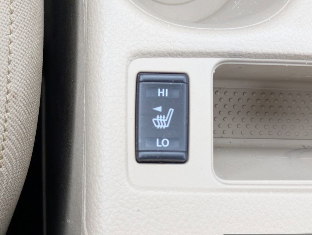 Used 2019 Nissan Rogue SL w/ Premium Package image 24