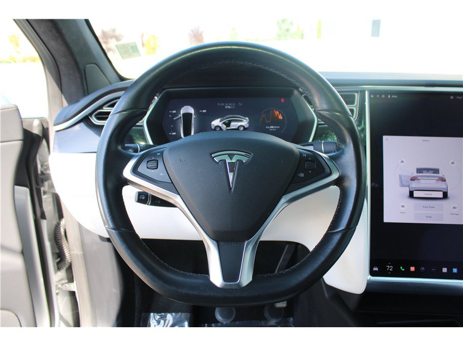 Used 2018 Tesla Model X 75D AWD/4WD image 16