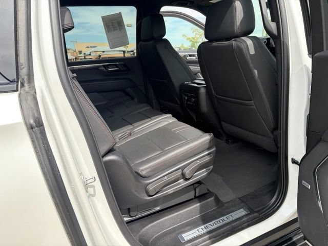 Used 2025 Chevrolet Suburban RST w/ Comfort Package AWD/4WD image 18