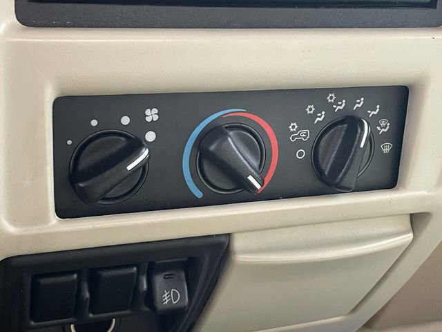 Used 2000 Jeep Wrangler Sahara image 29